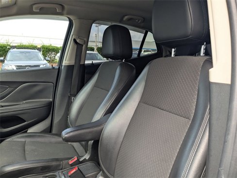 Used 2021 Buick Encore Preferred w/ Safety Package image 14
