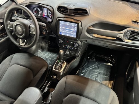 Used 2023 Jeep Renegade Latitude image 38