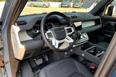 Used 2023 Land Rover Defender 110 image 15