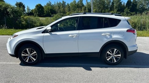 Used 2018 Toyota RAV4 XLE image 7