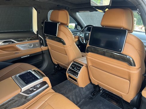 Used 2017 BMW 740e xDrive image 33