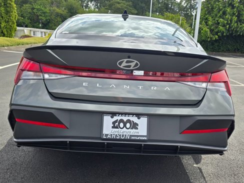 New 2025 Hyundai Elantra Sport image 5