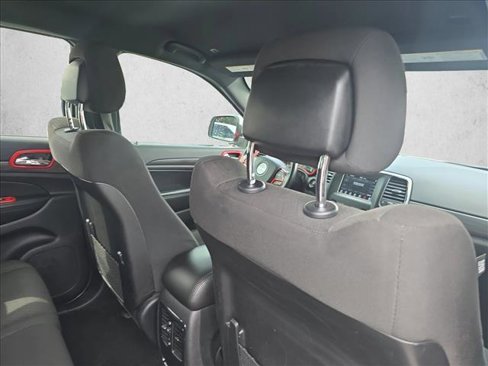 Used 2021 Jeep Grand Cherokee Laredo image 22