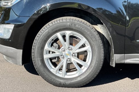 Used 2017 Chevrolet Equinox LT w/ Convenience Package image 24