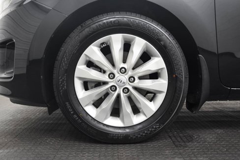 Used 2017 Kia Sedona EX image 8