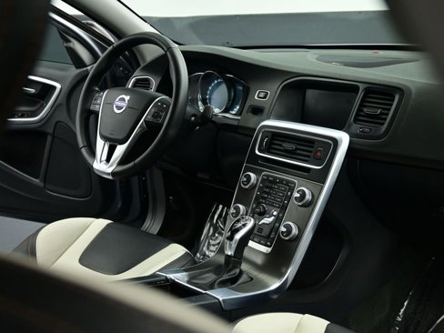 Used 2016 Volvo S60 T5 Cross Country Platinum image 39