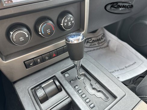 Used 2012 Jeep Liberty Sport image 19