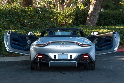 Used 2023 Aston Martin V8 Vantage Roadster image 8