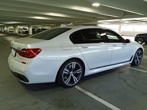 Used 2017 BMW 750i image 7