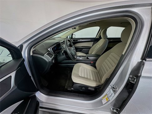 Used 2018 Ford Fusion S image 19