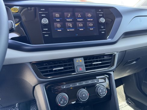 Certified 2023 Volkswagen Taos SE image 25