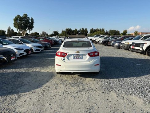 Used 2017 Chevrolet Cruze LT image 7