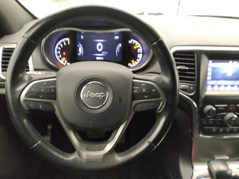 Used 2020 Jeep Grand Cherokee Laredo image 22