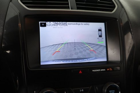 Used 2019 Ford Explorer XLT w/ Equipment Group 201A image 6