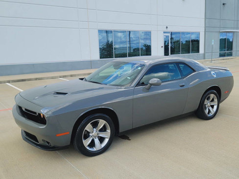 Used 2019 Dodge Challenger SXT image 27