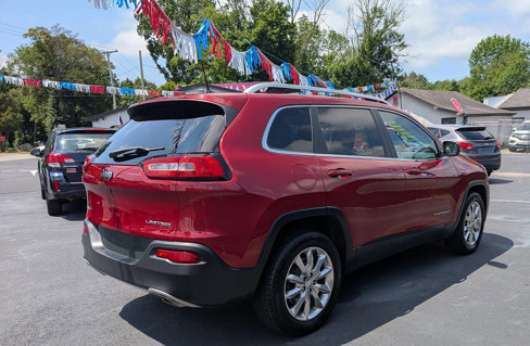 Used 2017 Jeep Cherokee Limited image 3