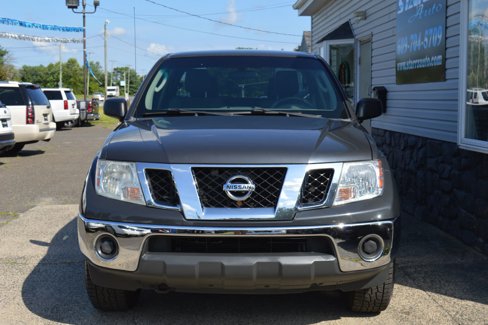 Used 2010 Nissan Frontier SE image 9