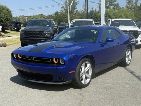 Used 2018 Dodge Challenger SXT w/ Super Sport Group (SS/T) image 8