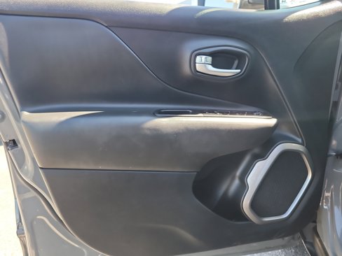 Used 2022 Jeep Renegade Latitude w/ Convenience Group image 14