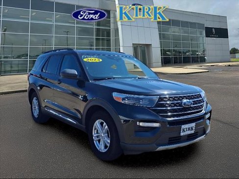 Certified 2023 Ford Explorer XLT w/ Equipment Group 202A image 4