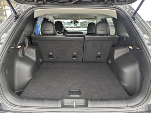 Used 2019 Jeep Cherokee Latitude Plus w/ Cold Weather Group image 27