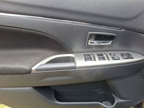Used 2020 Mitsubishi Outlander Sport SE image 13