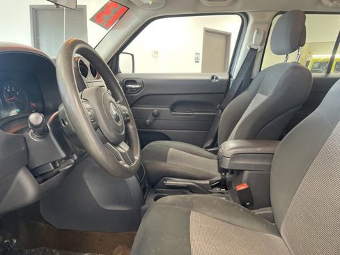 Used 2013 Jeep Patriot Sport image 15