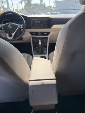 Used 2021 Volkswagen Jetta R-Line image 9
