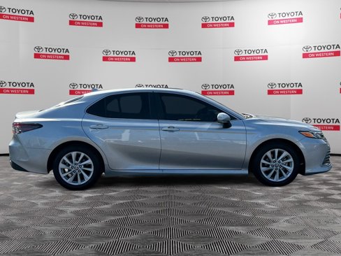 Used 2024 Toyota Camry LE w/ Convenience Package image 6