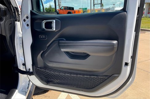 Used 2021 Jeep Gladiator Willys image 25