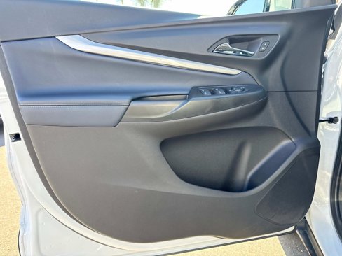 Used 2022 Chevrolet Bolt EUV LT w/ Convenience Package image 13