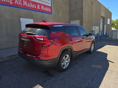 Used 2022 GMC Terrain SLE image 8