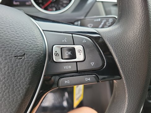 Used 2021 Volkswagen Tiguan S image 30