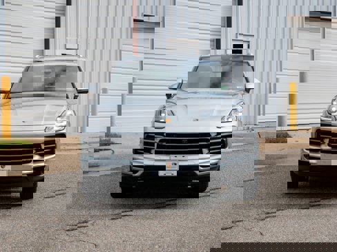 Certified 2022 Porsche Cayenne image 10