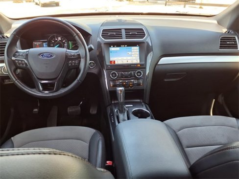 Used 2017 Ford Explorer XLT w/ Equipment Group 202A image 36