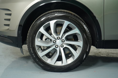 Used 2025 Land Rover Discovery Sport Dynamic SE image 21