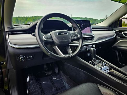 Used 2022 Jeep Compass Limited image 14