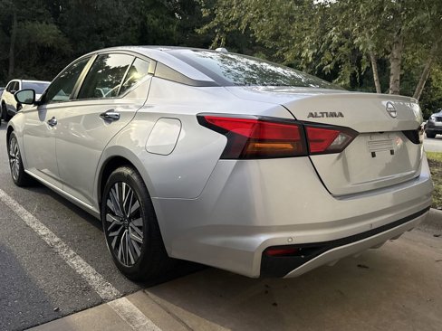Used 2024 Nissan Altima 2.5 SV image 17