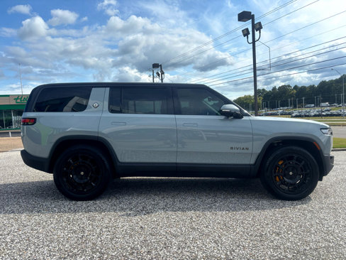 Used 2025 Rivian R1S Premium image 7