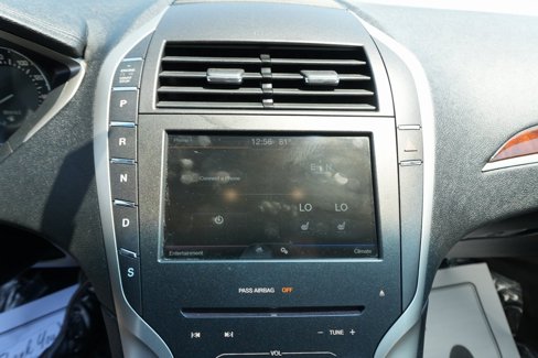 Used 2016 Lincoln MKZ AWD image 19