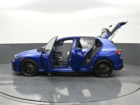Used 2025 Volkswagen Golf R Black Edition image 27