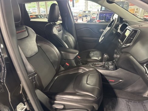 Used 2022 Jeep Cherokee Trailhawk w/ Comfort/Convenience Group image 45
