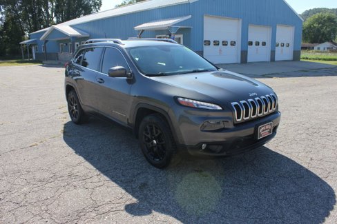 Used 2015 Jeep Cherokee Latitude w/ Cold Weather Group image 4