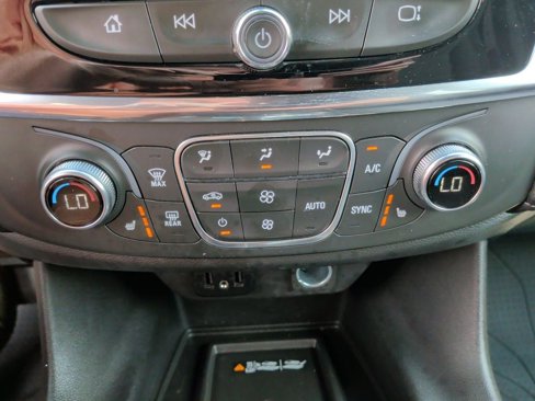 Used 2022 Chevrolet Traverse LT image 27