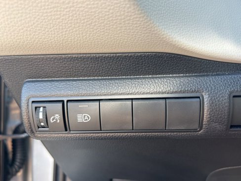 Used 2025 Toyota Corolla LE image 25