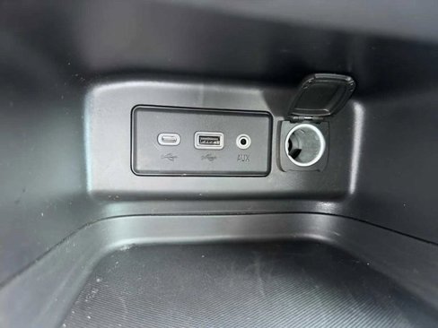 Used 2023 Chevrolet Equinox LT image 11