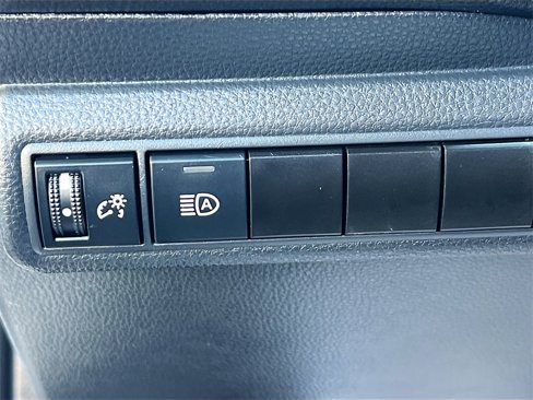 Used 2022 Toyota Corolla LE image 10