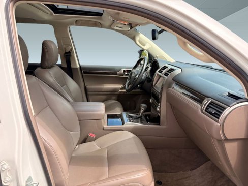 Used 2017 Lexus GX 460 image 26