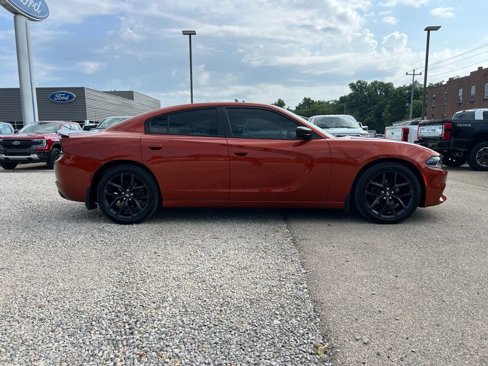 Used 2020 Dodge Charger SXT w/ Blacktop Package image 9