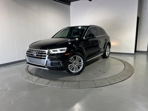 Used 2018 Audi Q5 Prestige w/ Prestige Package image 2